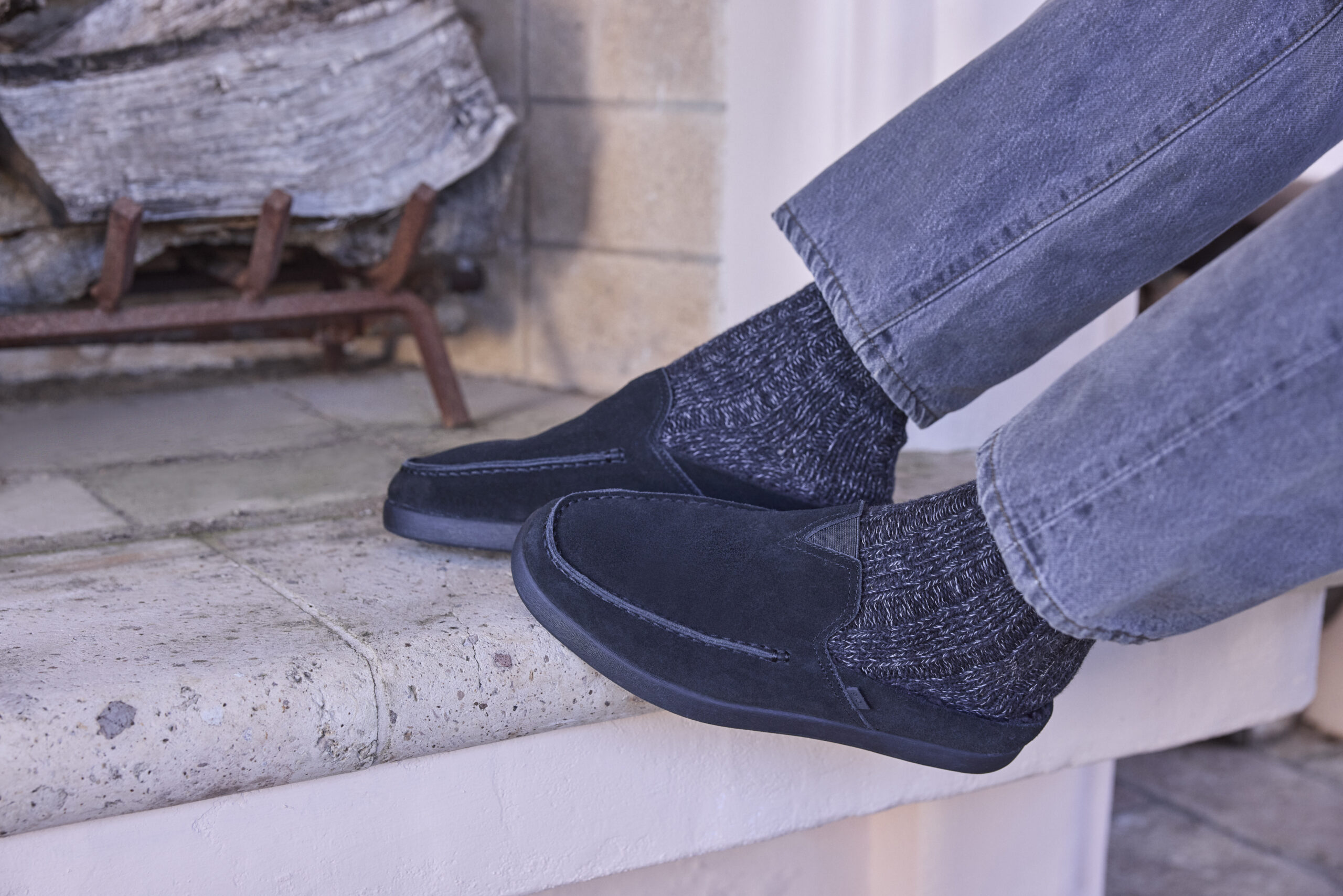 FW25_L_M_10022659_ALONSOMULE_BlackSuedeFauxShearling_2238